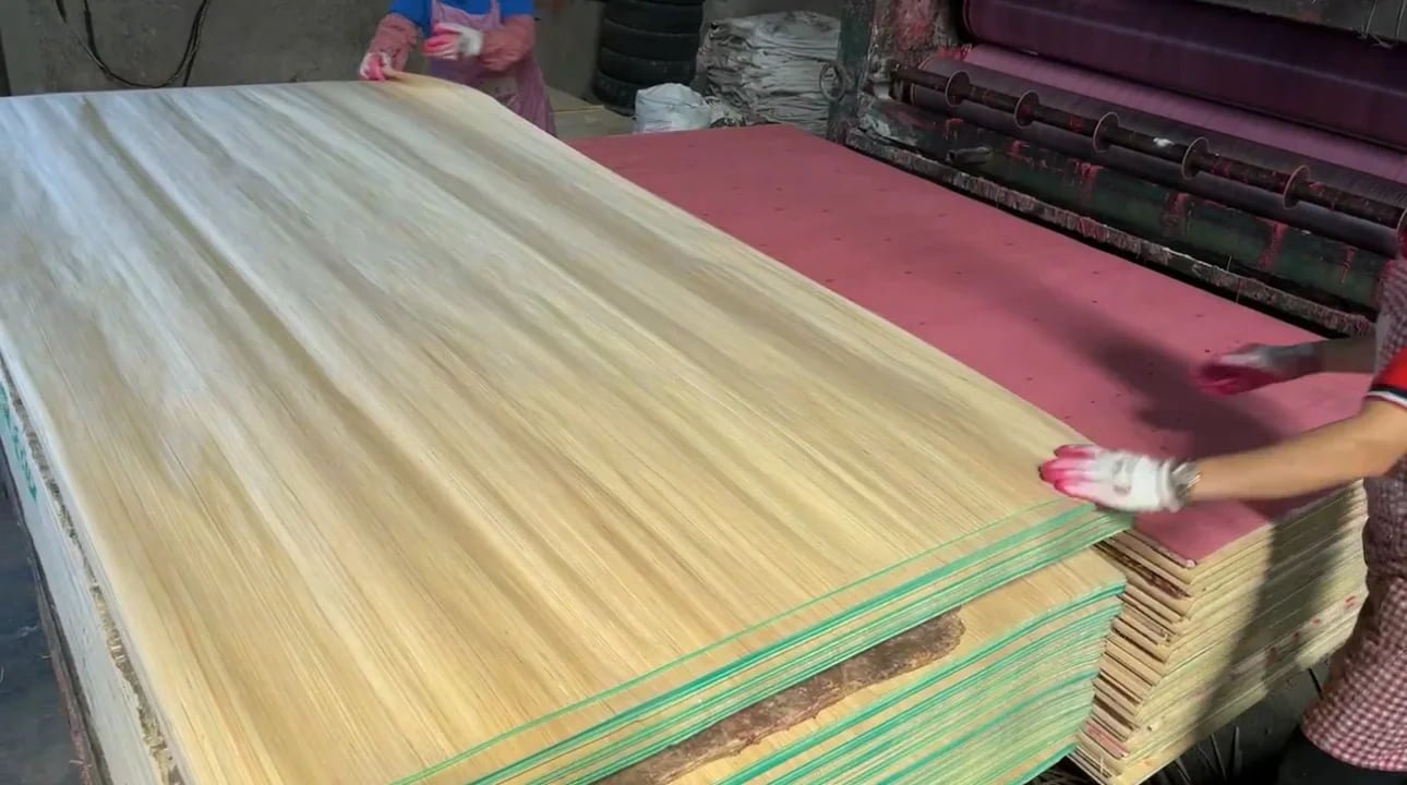 Modern plywood production lines with automated systems